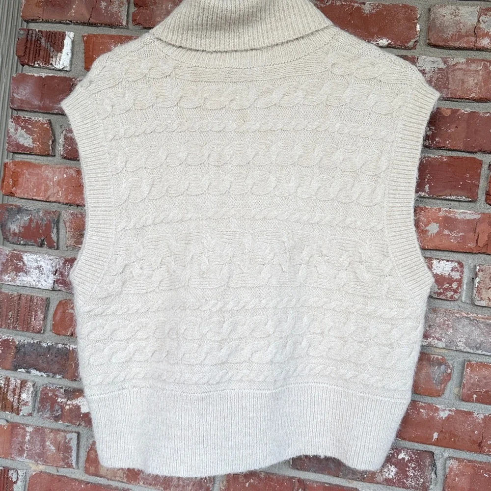 Old Navy Beige Turtleneck Sweater size L - Picture 5 of 6